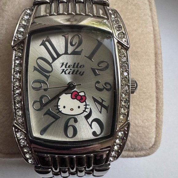 🕒 Vintage Rare 2009 Sanrio Hello Kitty Stainless Steel Watch and Clear Crystals - Picture 15 of 16